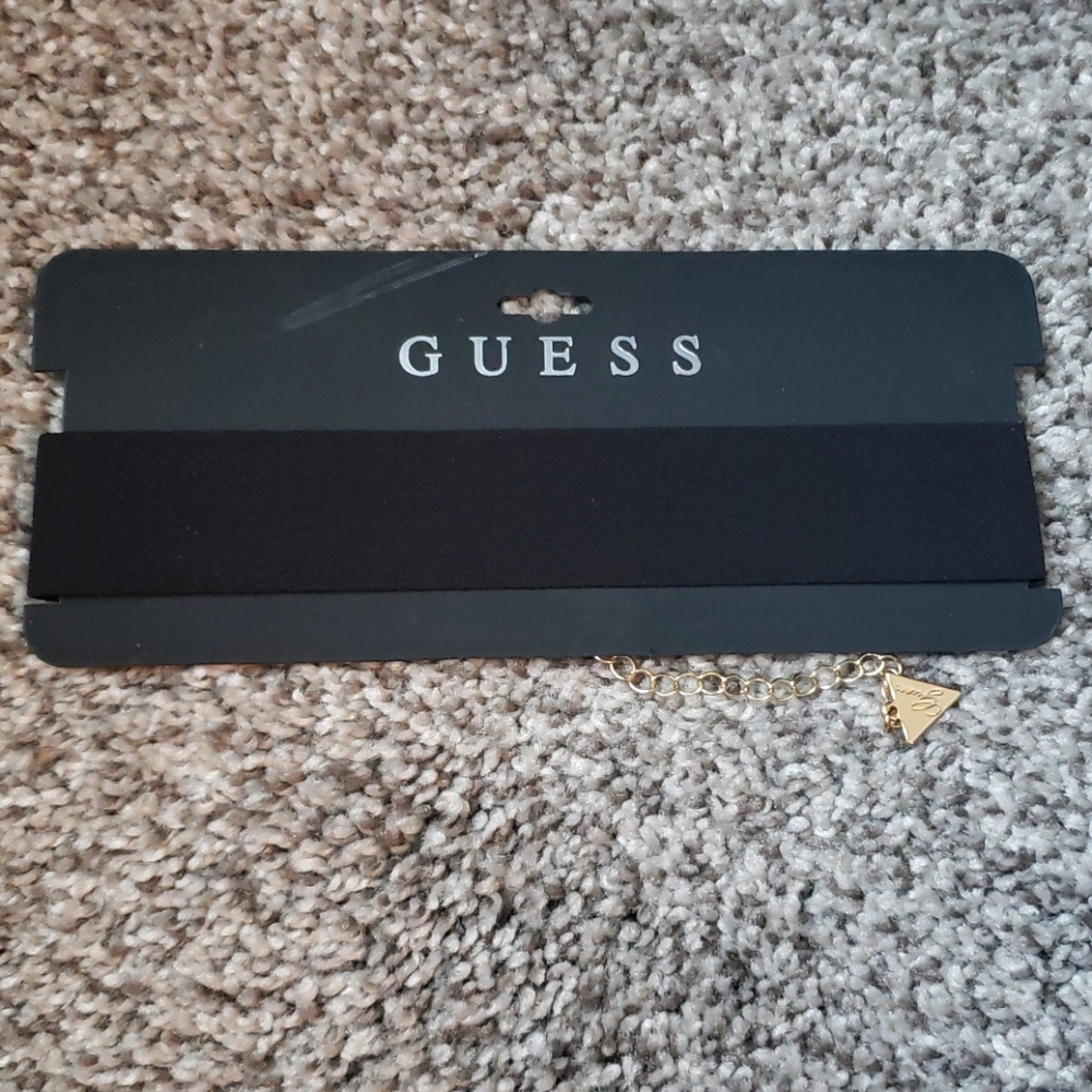 GUESS chocker